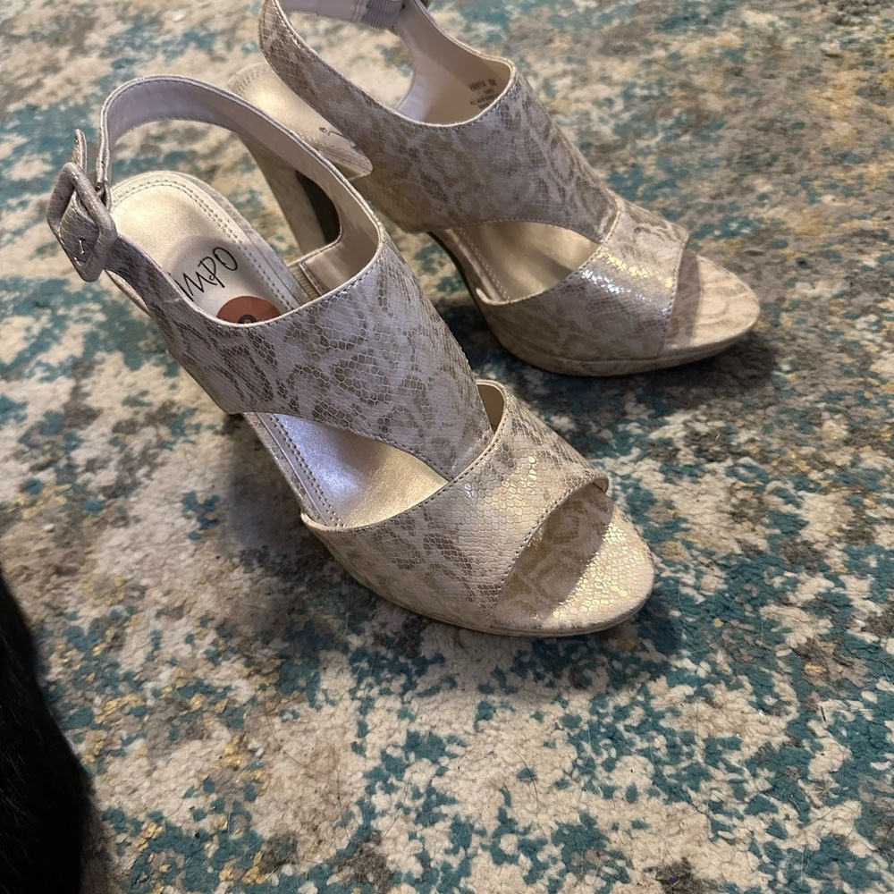 Impo heels NWT